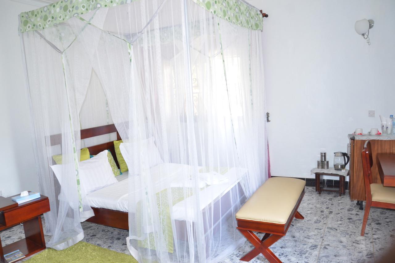 Sheevy"S Bed N Breakfast Fort Portal ภายนอก รูปภาพ